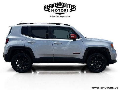 Used 2020 Jeep Renegade Latitude AWD/4WD image 2
