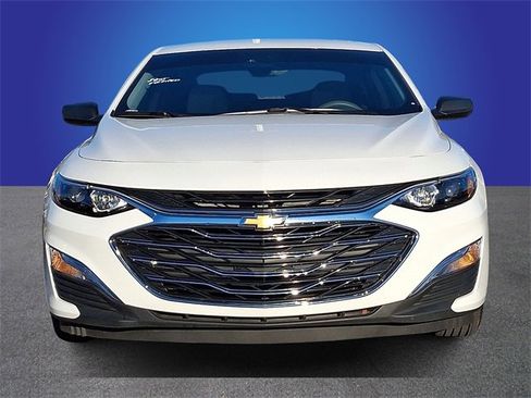 Used 2024 Chevrolet Malibu LS image 2