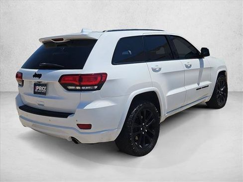 Used 2020 Jeep Grand Cherokee Altitude RWD image 13