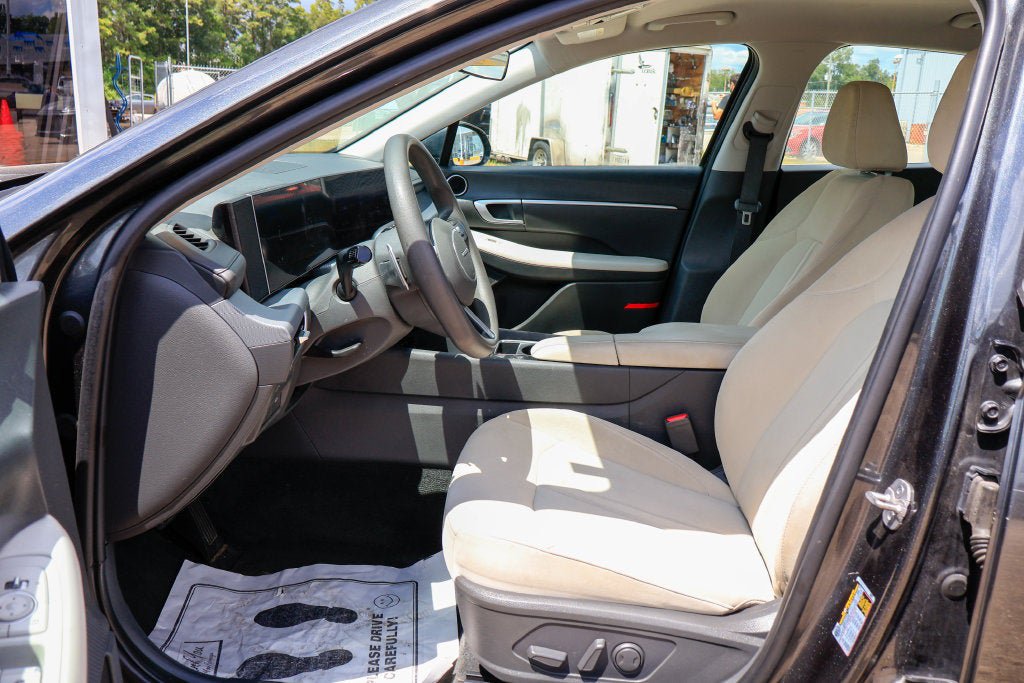 Used 2025 Hyundai Sonata SEL FWD image 7