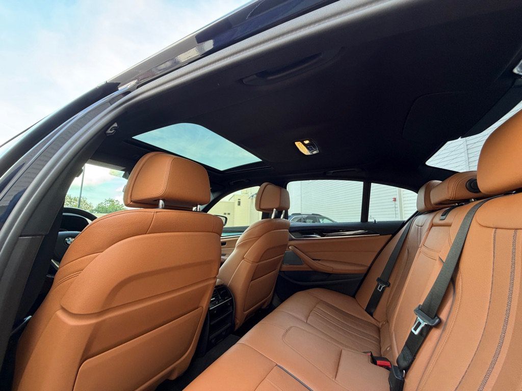 Used 2018 BMW 540i xDrive AWD/4WD image 15