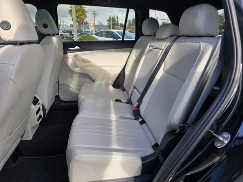 Used 2023 Volkswagen Tiguan SE R-Line image 30