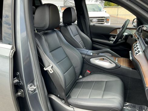 Used 2025 Mercedes-Benz GLS 450 4MATIC image 20