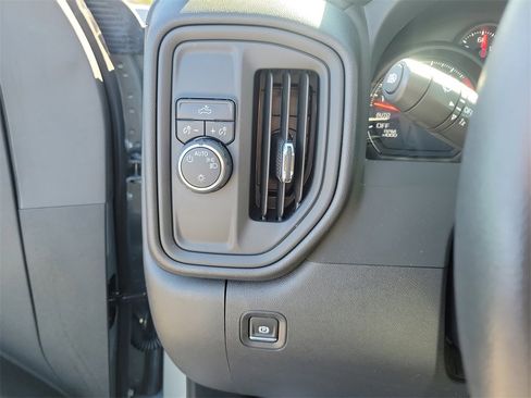 Used 2025 Chevrolet Silverado 1500 W/T image 42
