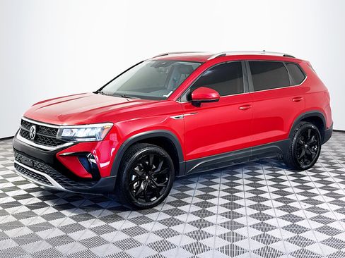 Used 2022 Volkswagen Taos SE image 4