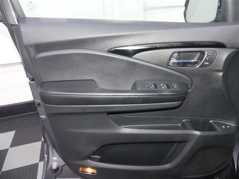 Used 2020 Honda Pilot Elite image 17