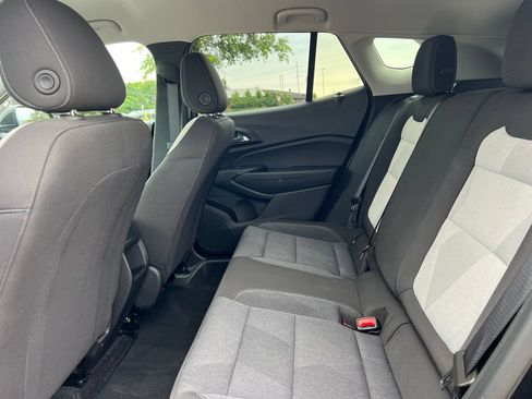 Used 2024 Chevrolet Trax LS w/ LS Convenience Package FWD image 4