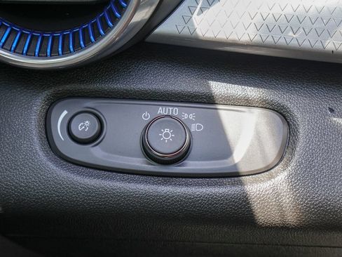 Used 2024 Chevrolet Trax LT w/ Driver Confidence Package FWD image 19