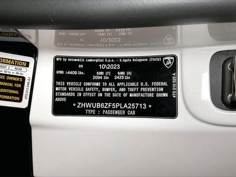 Used 2023 Lamborghini Huracan Tecnica image 34