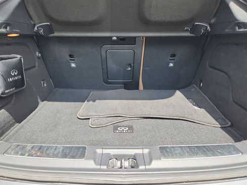 Used 2018 INFINITI QX30 Premium w/ Navigation Package AWD/4WD image 32