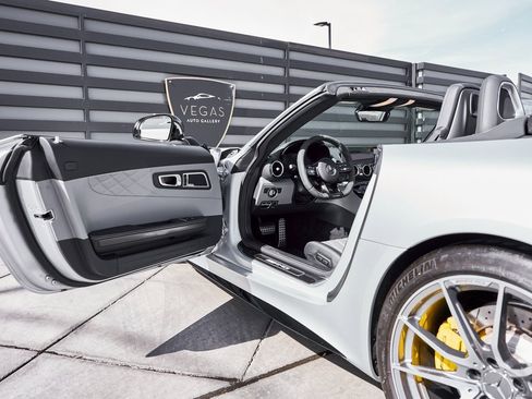 Used 2020 Mercedes-Benz AMG GT R image 41