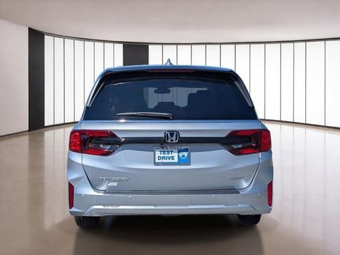 New 2026 Honda Odyssey Touring image 5