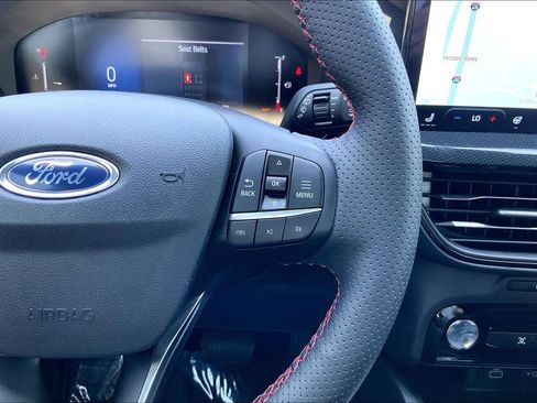 Used 2025 Ford Escape ST-Line w/ Tech Pack #1 AWD/4WD image 17
