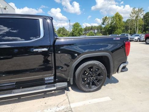Used 2021 GMC Sierra 1500 SLT w/ SLT Premium Package AWD/4WD image 9