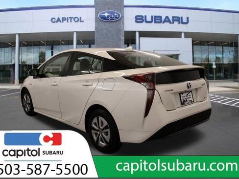 Used 2017 Toyota Prius Two w/ Carpet Mat Package image 5