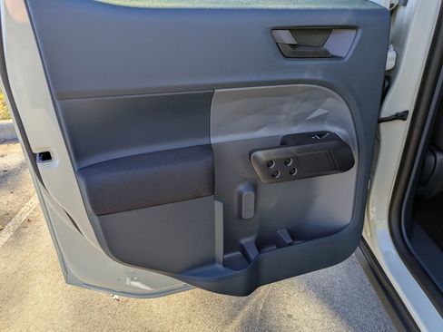 New 2025 Ford Maverick XL w/ Equipment Group 102A image 22