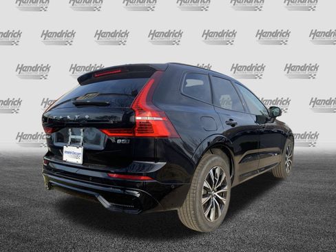 Used 2025 Volvo XC60 B5 Plus image 10