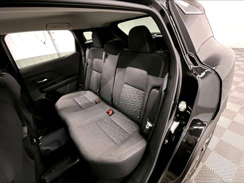 New 2026 Nissan Kicks SV w/ Charging Package FWD image 11