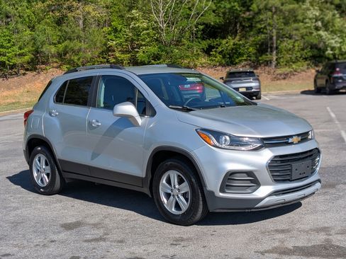Used 2019 Chevrolet Trax LT image 11