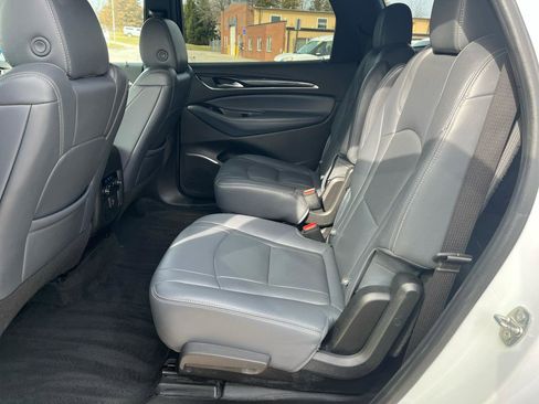 Used 2022 Buick Enclave Essence FWD image 14