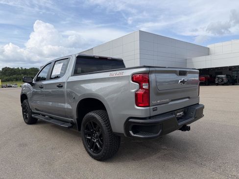 Used 2024 Chevrolet Silverado 1500 LT Trail Boss w/ Protection Package AWD/4WD image 4