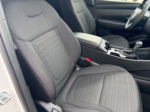 Used 2025 Hyundai Santa Cruz SE image 17