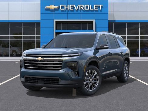 New 2026 Chevrolet Traverse LT w/ Sun and Wheel Package FWD image 7