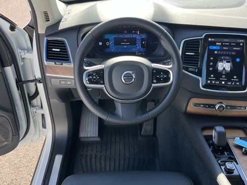 Used 2025 Volvo XC90 T8 Plus w/ Protection Package Premier AWD/4WD image 12