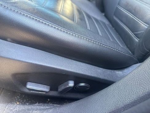 Used 2016 Ford Fusion SE w/ Equipment Group 202A FWD image 9