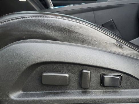 Used 2011 Chevrolet Equinox LT image 12