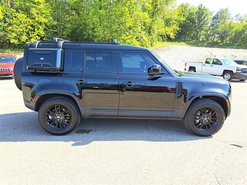 Used 2024 Land Rover Defender 110 S image 6