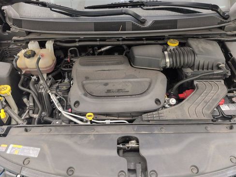 Used 2022 Chrysler Pacifica Touring-L FWD image 37