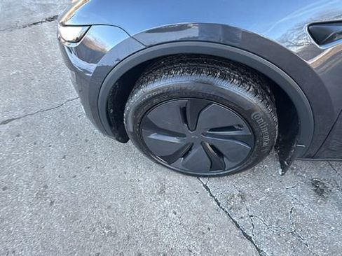 Used 2026 Tesla Model Y Long Range image 36