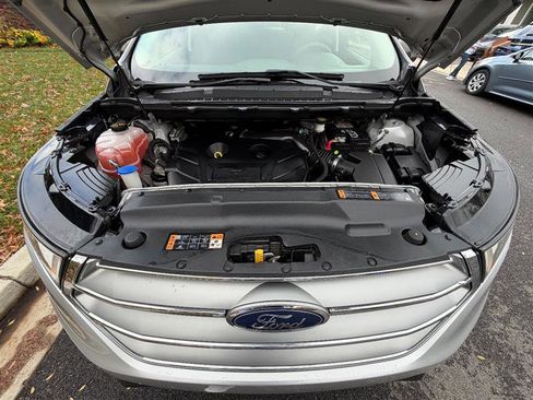 Used 2017 Ford Edge SE image 35