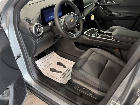 New 2026 Chevrolet Equinox LT w/ Convenience Package II image 16