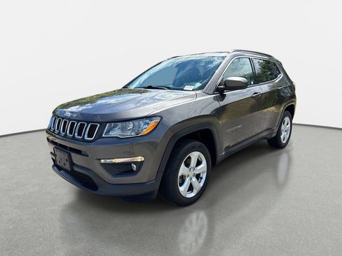 Used 2019 Jeep Compass Latitude w/ Popular Equipment Group AWD/4WD image 8