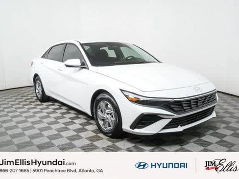 New 2026 Hyundai Elantra SE image 1