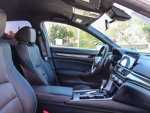 Used 2022 Honda Accord Sport image 17