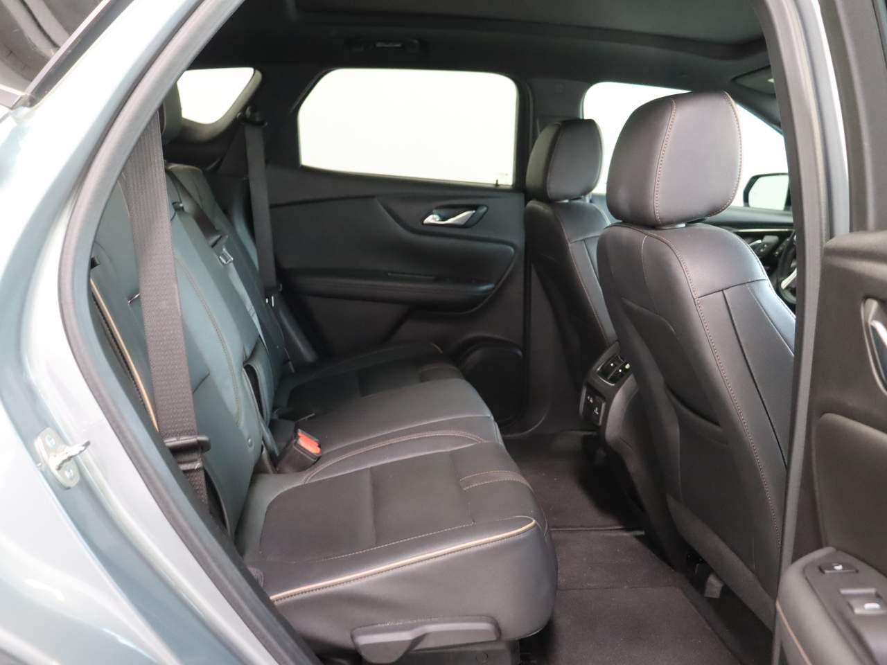 Used 2024 Chevrolet Blazer Premier w/ Driver Confidence II Package AWD/4WD image 17