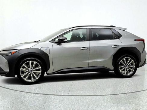 Used 2023 Subaru Solterra AWD image 8