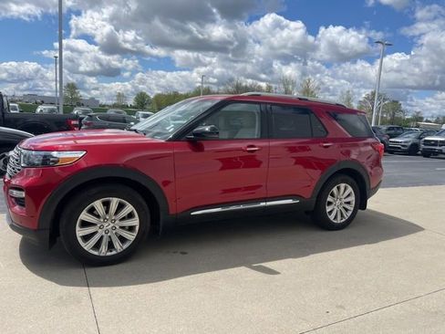 Used 2024 Ford Explorer Limited w/ Equipment Group 301A AWD/4WD image 1