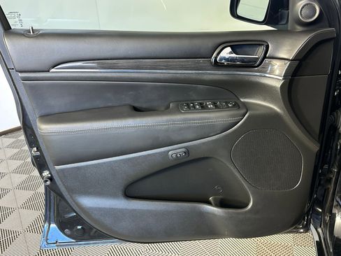 Used 2020 Jeep Grand Cherokee Overland image 10