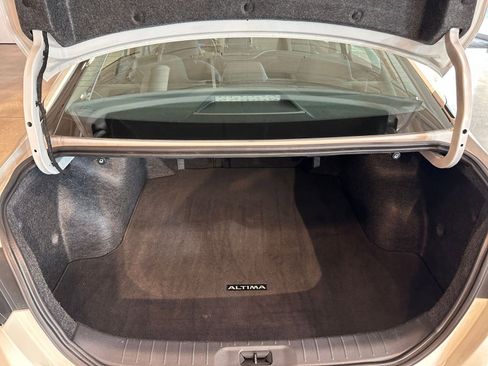 Used 2025 Nissan Altima 2.5 SV image 31