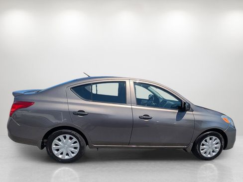 Used 2014 Nissan Versa S Plus image 5