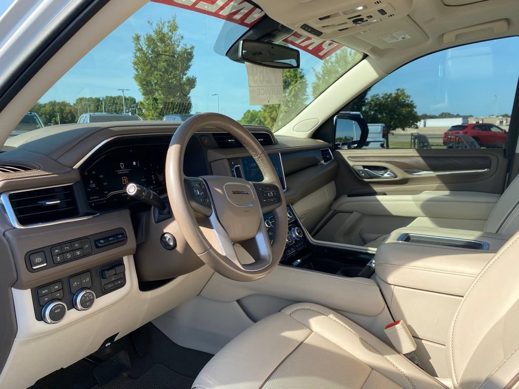 Used 2022 GMC Yukon XL Denali w/ Max Trailering Package AWD/4WD image 14