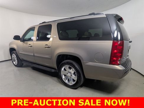 Used 2007 GMC Yukon XL SLT w/ SLT Preferred Equipment Group image 5