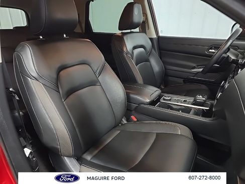 Used 2023 Nissan Pathfinder SL w/ Lighting Package (N92) AWD/4WD image 17
