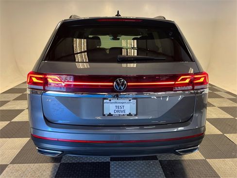 Certified 2024 Volkswagen Atlas SE image 4