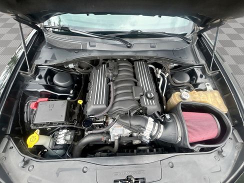 Used 2019 Dodge Charger Scat Pack w/ Dynamics Package RWD image 17