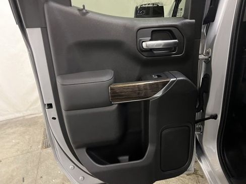 Used 2019 GMC Sierra 1500 SLE image 17